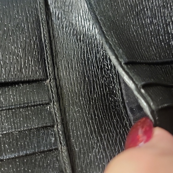 Authentic Gucci wallet - Picture 10 of 11